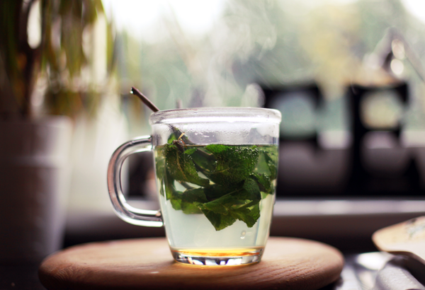 Gesund & regional: Die Wirkung von Pfefferminztee und anderen Teesorten  Gesund & regional: Die Wirkung von Pfefferminztee und anderen Teesorten