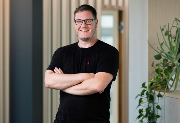 Vom Eishockey- ins digitale Spielfeld: Samuel Coppeys aussergewöhnliche Laufbahn Vom Eishockey- ins digitale Spielfeld: Samuel Coppeys aussergewöhnliche Laufbahn