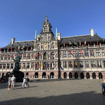 Rathaus Antwerpen - Nadja Bolliger
