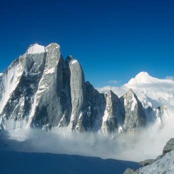 Die drei markanten Gipfel der Arwa Spires im Himalaya. Bleibende Erinnerungen für Bruno Hasler. Bild: Bruno Hasler