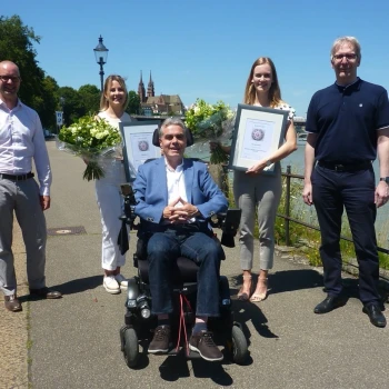 Preisvergabe des BGP HR-Awards vom 1. Juli 2020 am Rhein in Basel: Nebst Lena Pritz wurde auch Tina Buchmeier für ihre Masterarbeit an der Universität Basel ausgezeichnet. v.l.n.r. Dr. S. Ulbrich, L. Pritz, S. Suter, T. Buchmeier, Prof. Dr. M. Beckmann