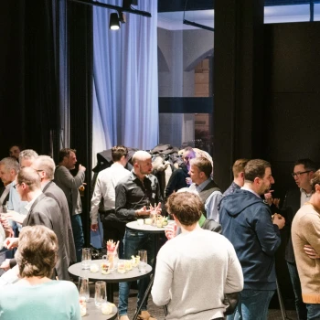 «Die angeregten Gespräche dauerten an diesem Abend länger als geplant...» (Foto: Pascale Amez).