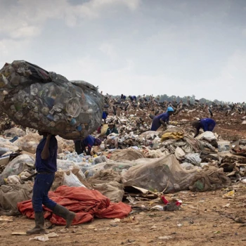 Abfallberge in Uganda.