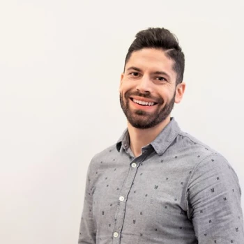 Nahuel Allou, Trainee IT-Projektleiter, Suva: «Dank der Teilzeitanstellung bei der Suva kann ich Arbeitserfahrung sammeln und nebenbei mein eigenes Start-up aufbauen.»