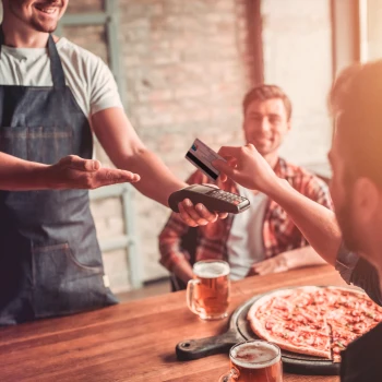 Einfach bezahlen mit der Lunch Check (Geschenk)Karte