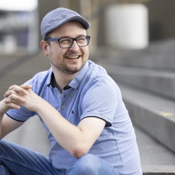 Tom Vogt wünscht sich, dass andere Menschen mit seiner Diagnose ideale Bedingungen im Studium vorfinden - Bild: Linda Pollari