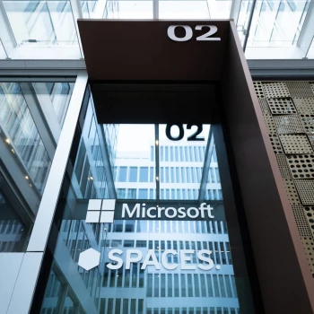 Drei Personen profitieren von einem exklusiven KI-Deep-Dive-Slot bei Microsoft Schweiz