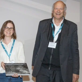 Der erste Preis für die Panoramabrücke Thun im Rahmen des Footbridge Symposiums 2025 ging an Sarah Benz, Masterstudentin in Bauingenieurwesen an der Eidgenössischen Technischen Hochschule Zürich. (Bild: Yvonne Bollhalder)