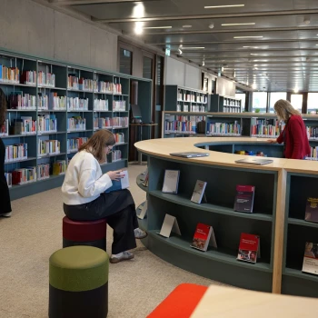 HSLU-Bibliothek «im Perron»