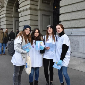 Im Herbst 2021 setzten sich meine Kolleginnen vom Studiengang „Bachelor Pflege für diplomierte Pflegende“ und ich uns für die Pflegeinitiative vor dem Bundeshaus ein. Mit Erfolg!