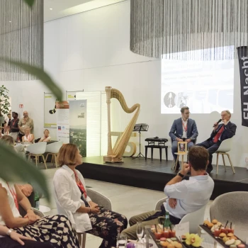 anschliessend beginnt das Rahmenprogramm im PalaCinema