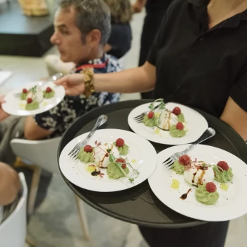 das Flying Dinner wird serviert