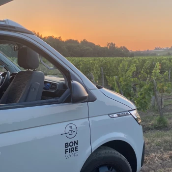 Samuel: Unser schönster Campingplatz diese Sommerferien mitten im Weinberg in Bordeaux. Führung und Degustation gibt‘s gratis dazu ??