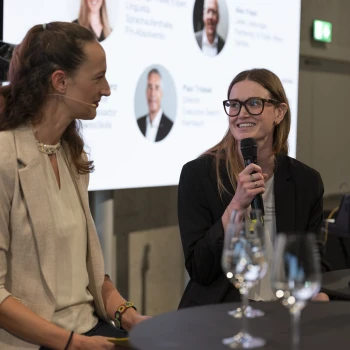Sabine Östlund (Moderation) & Regina Ebnöther (Linguista)