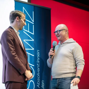 Verabschiedung Andri Silberschmidt durch Georges Ulrich, Präsident alumni HWZ
