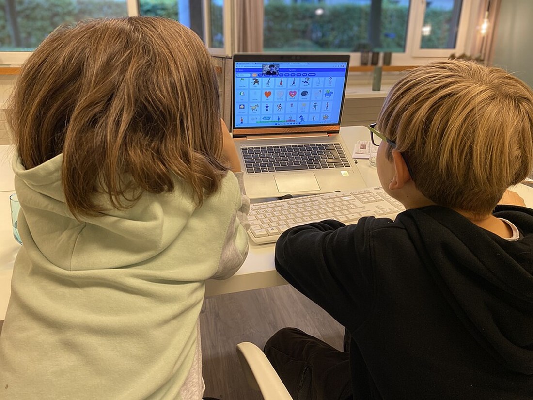 «An diesen jungen Menschen bewundere ich erstens ihren Spass am Lernen. Und zweitens ihr Selbstvertrauen. Sie sehen etwas, das sie können wollen, und beginnen einfach, das zu lernen. Ohne zu denken: Oh, das sieht schwierig aus», sagt Daniel Stefania.