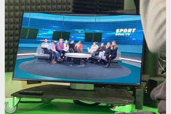 Bildschirme: Sich überall immer wieder in Bildschirmen zu sehen, löst oft Schmunzeln aus. 