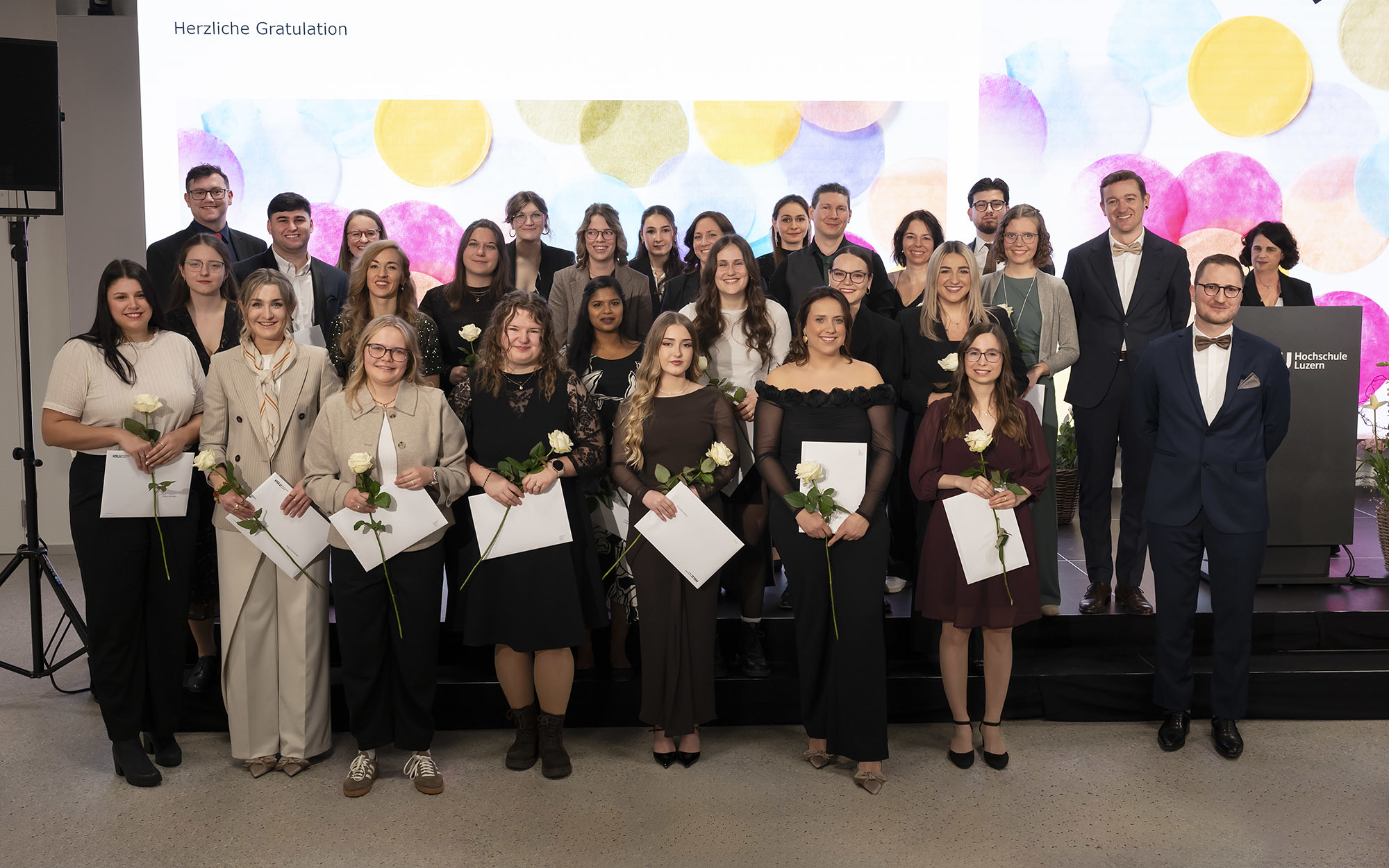 Erste Pflege-Abschlüsse an der HSLU 