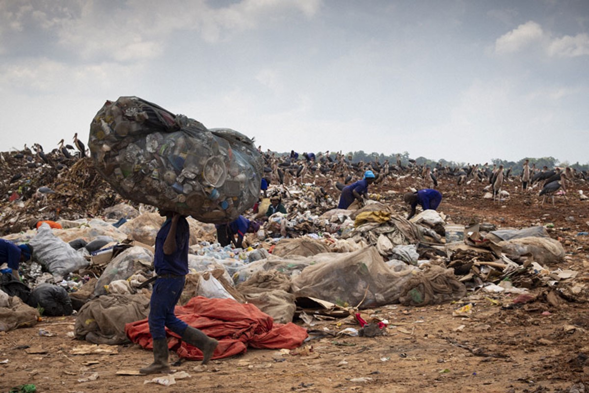 Abfallberge in Uganda.
