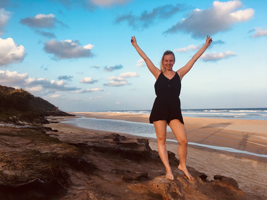 Nadia aime la variété de son travail chez FH SUISSE. La diversité des gens rencontrés est très riche et intéressante. Dans sa vie privé Nadia adore voyager dans des pays lointains exotiques pour découvrir d'autres cultures. Quand elle est en Suisse, elle aime partager de bons moments entre amis autour d'un bon repas accompagné de bon vin.