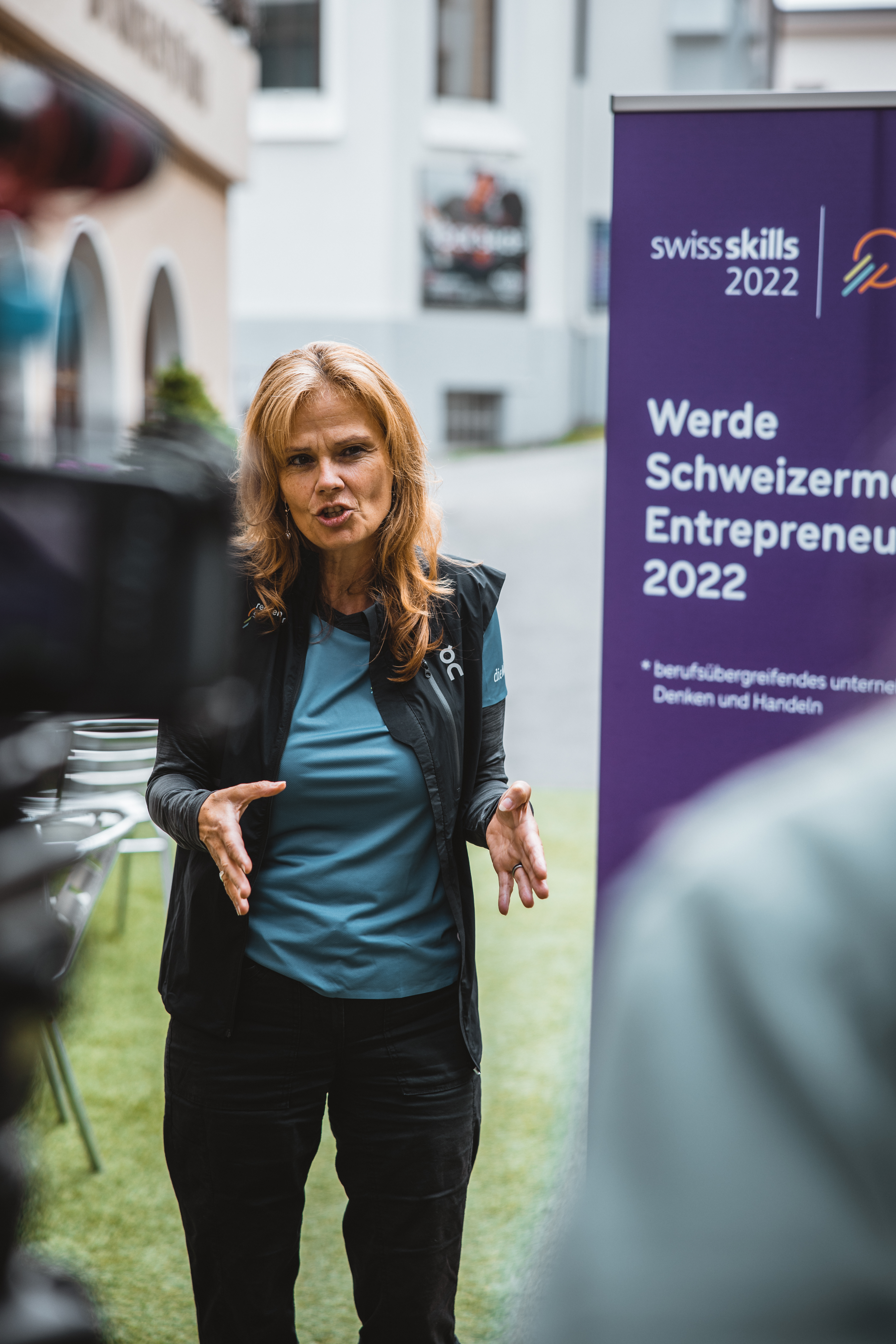 Coach und Expertin Regula Buob vor der Kamera