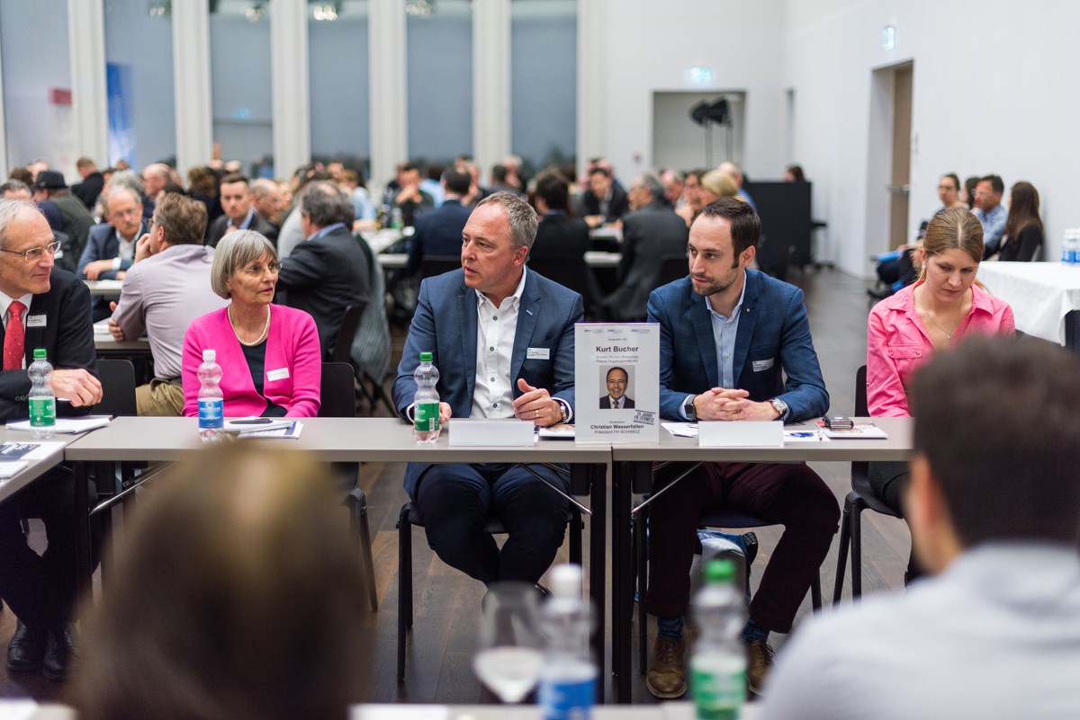 Gesprächsrunde mit FH-Botschafter Kurt Bucher (Pilatus Flugzeugwerke) an der Delegiertenversammlung 2018