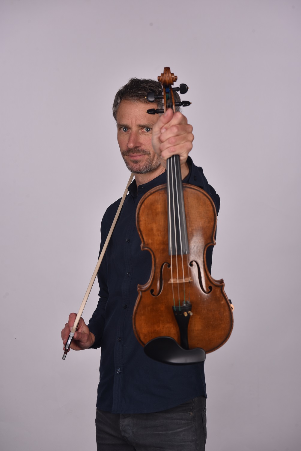 Virtuose in zwei Sprachwelten 