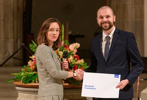 Mit Bachelor-Thema «Digitale Barrierefreiheit» zum UBS-Nachhaltigkeitspreis  Mit Bachelor-Thema «Digitale Barrierefreiheit» zum UBS-Nachhaltigkeitspreis