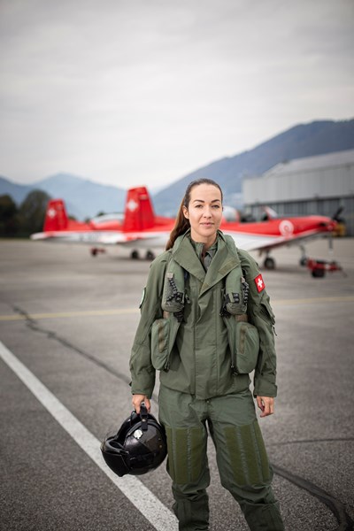 Drei Monate lang ist der Flugplatz Locarno ihr Arbeitsort. Bilder: Linda Pollari