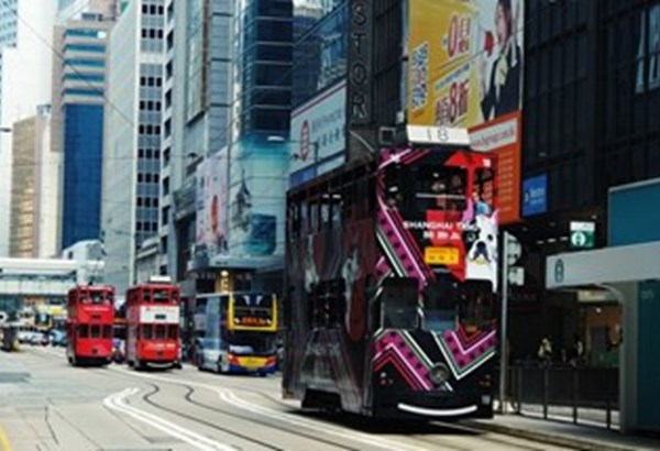 Chinas Gegensätze – von Hong Kong bis zum wilden Westen Chinas Gegensätze – von Hong Kong bis zum wilden Westen