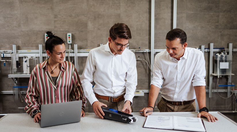 Geberit – globaler Erfolg dank Berufslehre und FH Geberit – globaler Erfolg dank Berufslehre und FH