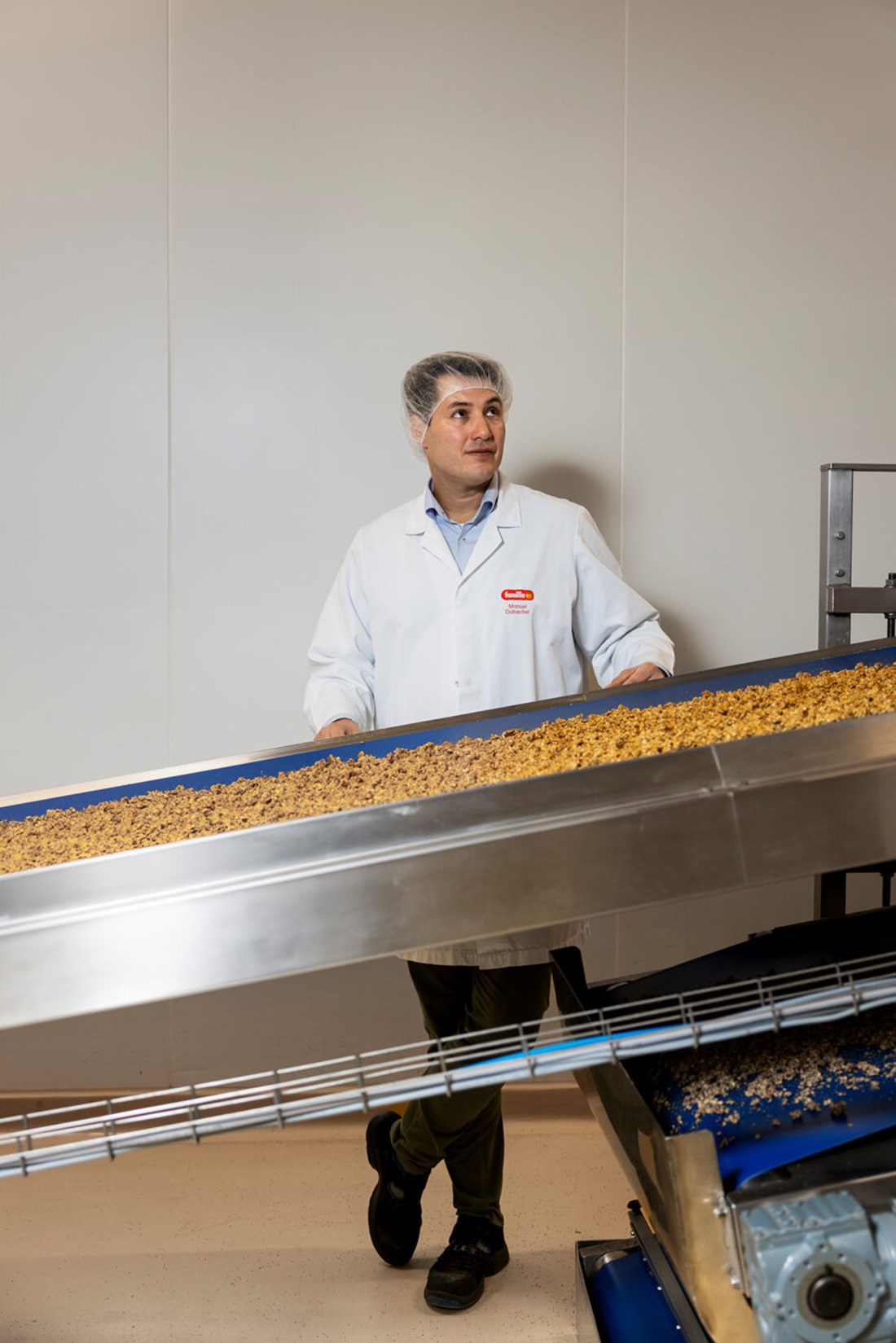 Manuel Dubacher in der Müesli-Produktionsanlage in Sachseln OW Manuel Dubacher in der Müesli-Produktionsanlage in Sachseln OW