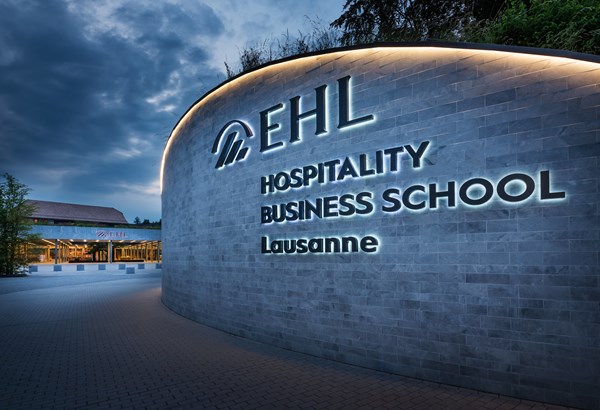 An der HES-Soirée exklusiv die EHL Lausanne erleben und Musik geniessen An der HES-Soirée exklusiv die EHL Lausanne erleben und Musik geniessen