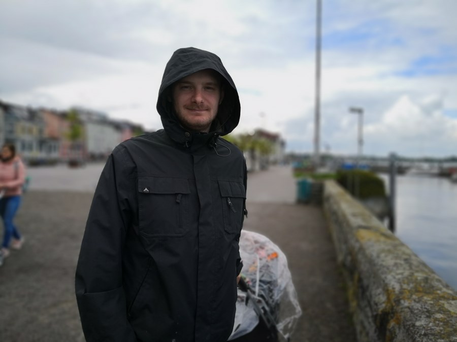 Timothy ist sehr ehrgeizig und möchte seine gesteckten Ziele unbedingt erreichen. Als Verkaufsleiter bei FH SCHWIEZ ist das insbesondere der Umsatz. Timothy hat eine 3 Monate alte Tochter, die ihm sehr viel Freude bereitet. Reisen, Lesen und Sport gehören zu Timothys liebsten Beschäftigungen.