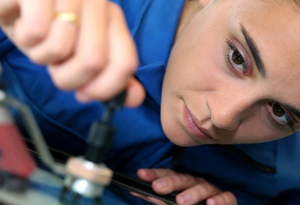 Steinschlag: Klirr – und die Frontscheibe ist kaputt  Steinschlag: Klirr – und die Frontscheibe ist kaputt