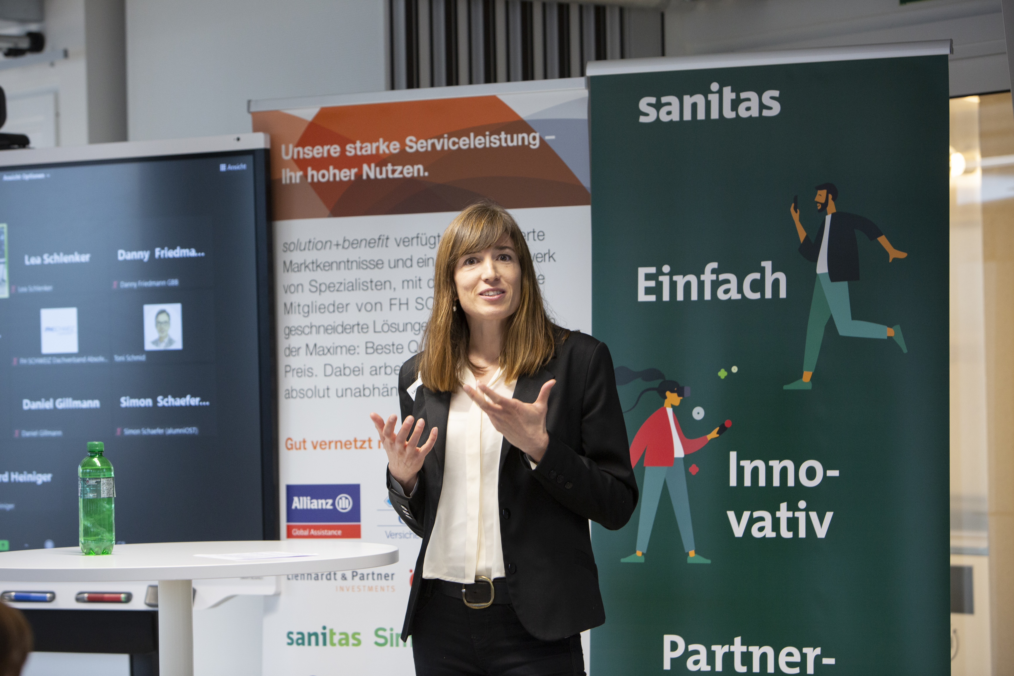 Larissa Speziale präsentiert die neue Version von fhnews.ch, Bild: Linda Pollari