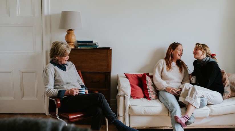 Gute Beziehungen machen uns glücklich & stärken die Gesundheit Gute Beziehungen machen uns glücklich & stärken die Gesundheit