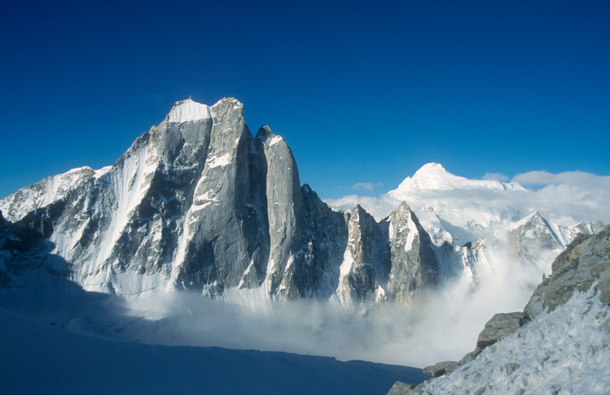 Die drei markanten Gipfel der Arwa Spires im Himalaya. Bleibende Erinnerungen für Bruno Hasler. Bild: Bruno Hasler