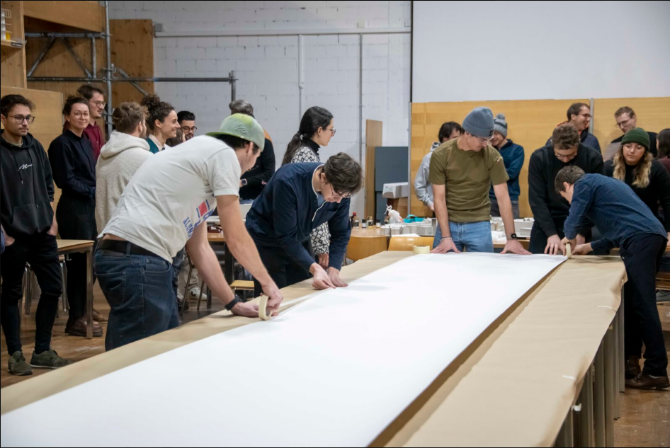 FHGR - Ein 10 Meter langes Bild ent­steht