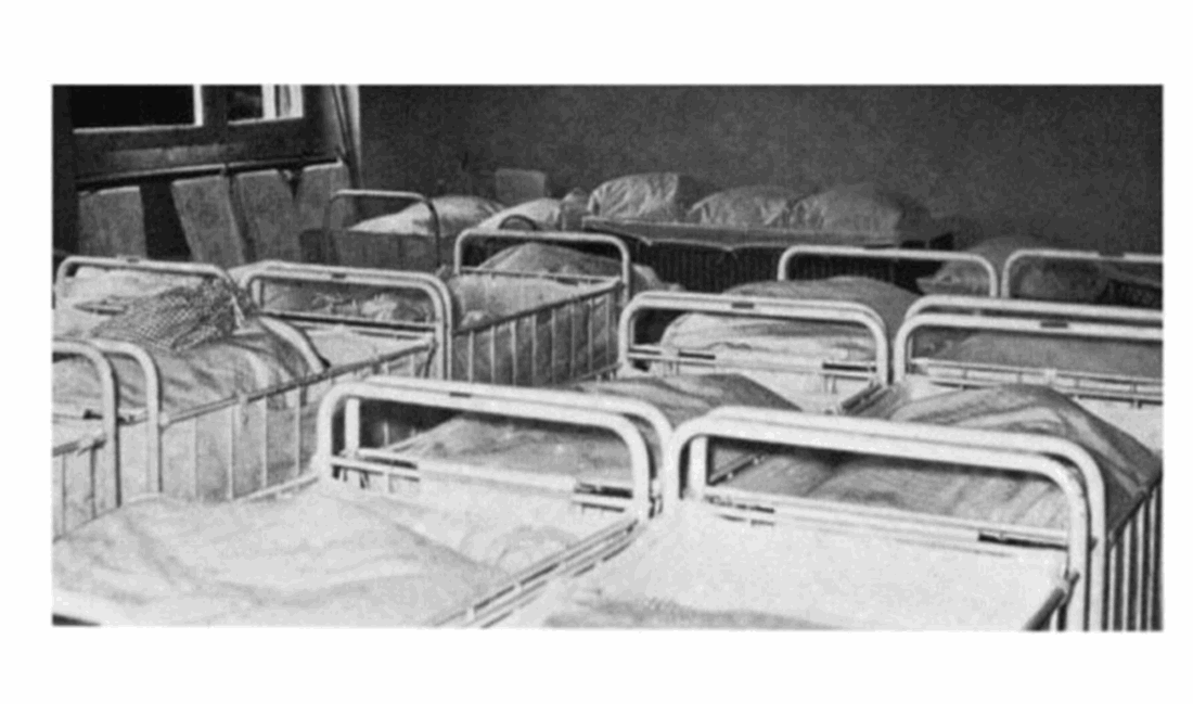 Beispiel für einen Raum, in dem Säuglinge untergebracht waren (Meierhofer und Keller, 1974).