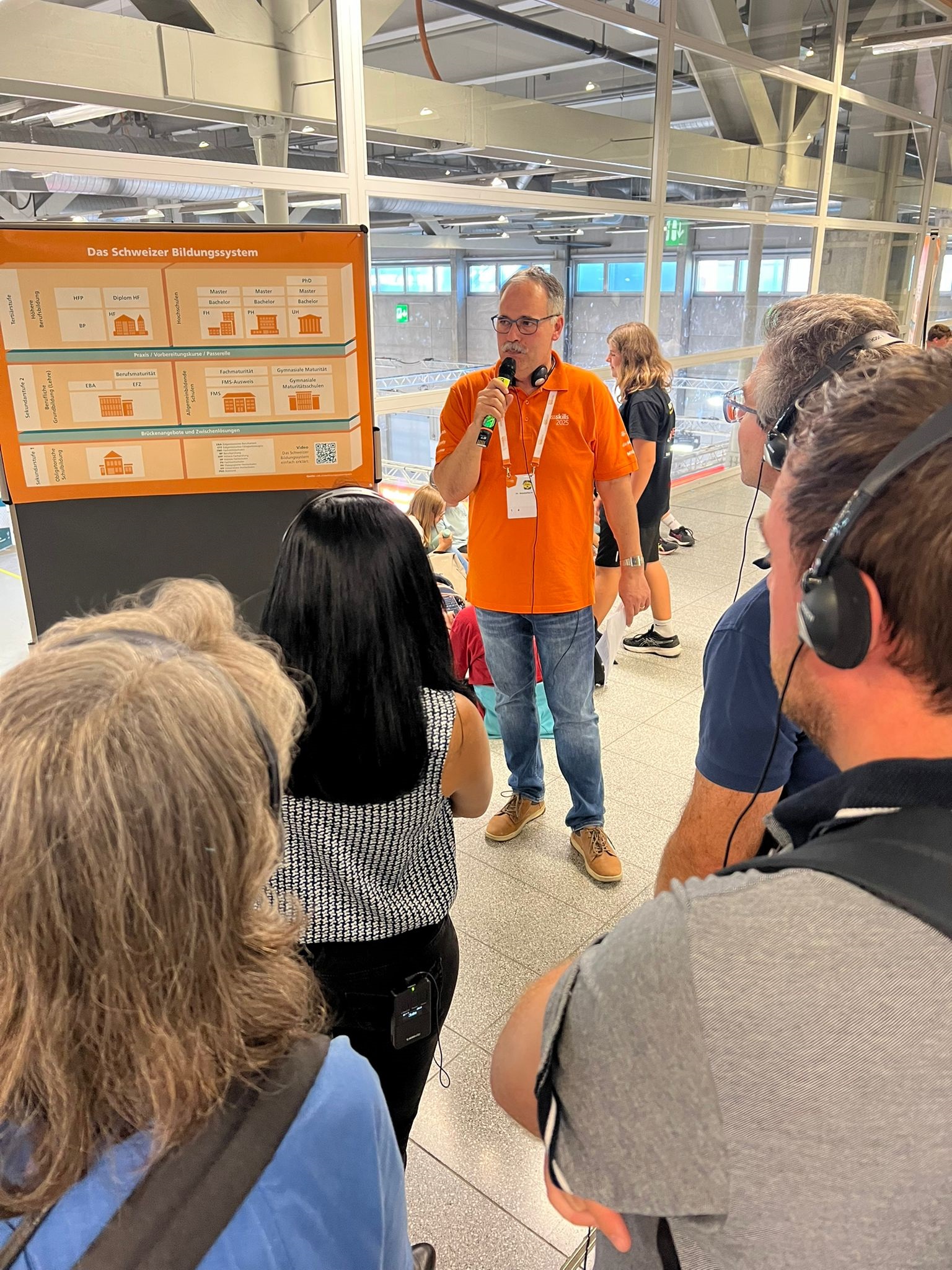 Peter Reinmann stellt das Bildungssystem vor