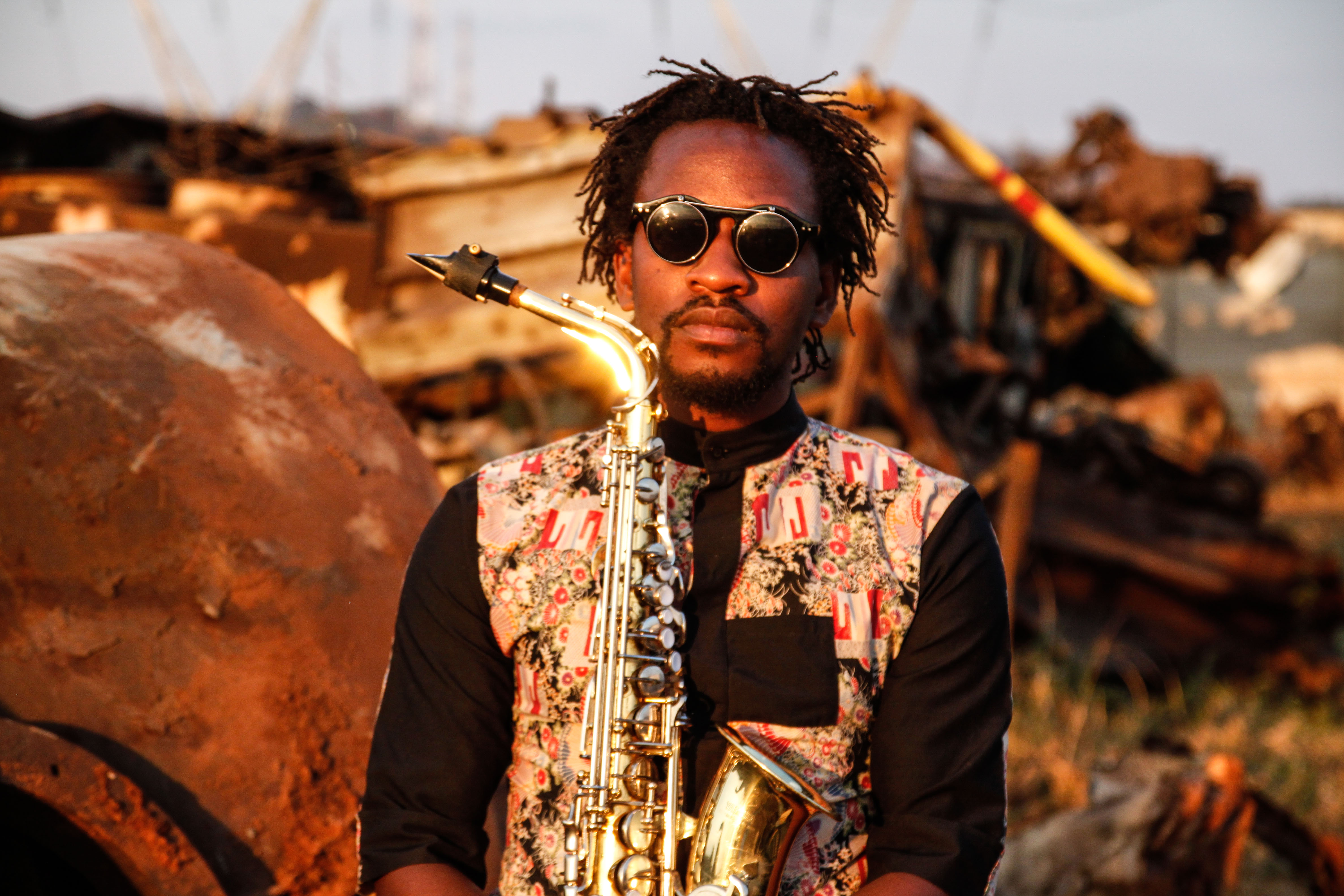 Vee Mukarati, Saxophonist, Sänger, FH-Student