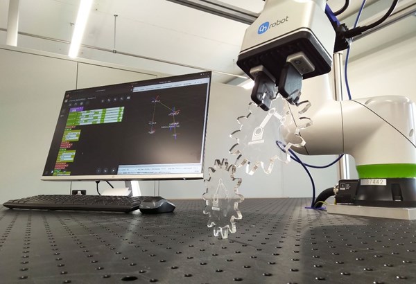 Von komplizierten Codes zu einfachen Klicks  Von komplizierten Codes zu einfachen Klicks