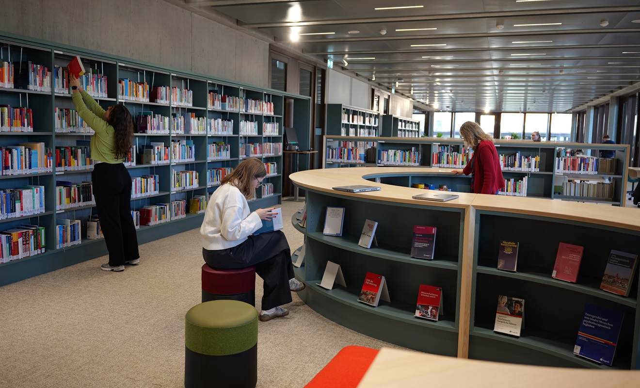 HSLU-Bibliothek «im Perron»