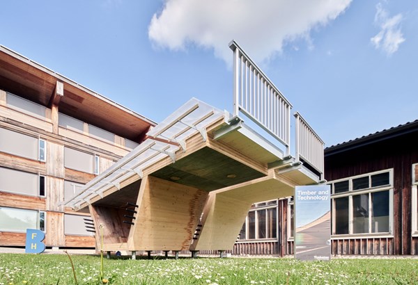 Arbeitsmodell einer Schwerlastbrücke aus Holz eingeweiht Arbeitsmodell einer Schwerlastbrücke aus Holz eingeweiht