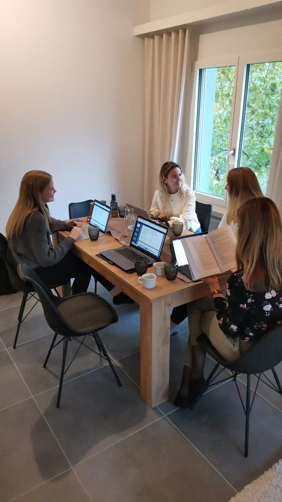 Das war einer meiner besten Momente im Studium, weil ich meine neu kennengelernten Freunde mit nachhause nehmen durfte. Zusammen lässt es sich viel besser durchs Studium gehen als alleine!