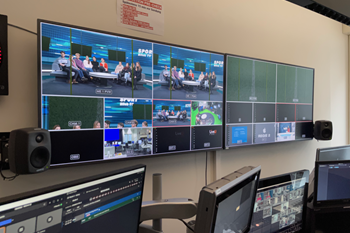 Regie-Monitor: Kontrolle über die Geschehnisse in den Studios. 