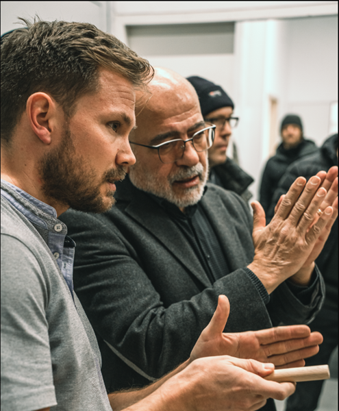 Bauen ohne Leim und Stahl? Das funk­tio­niert.