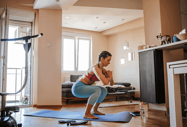 Krafttraining zu Hause: 5 Basic Übungen ohne Geräte Krafttraining zu Hause: 5 Basic Übungen ohne Geräte