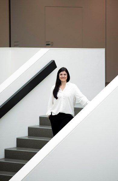 Rebecca Greter in den Räumen der FHNW in Olten, wo sie derzeit den Master in Angewandter Psychologie absolviert. Bild: Julian Rüthi